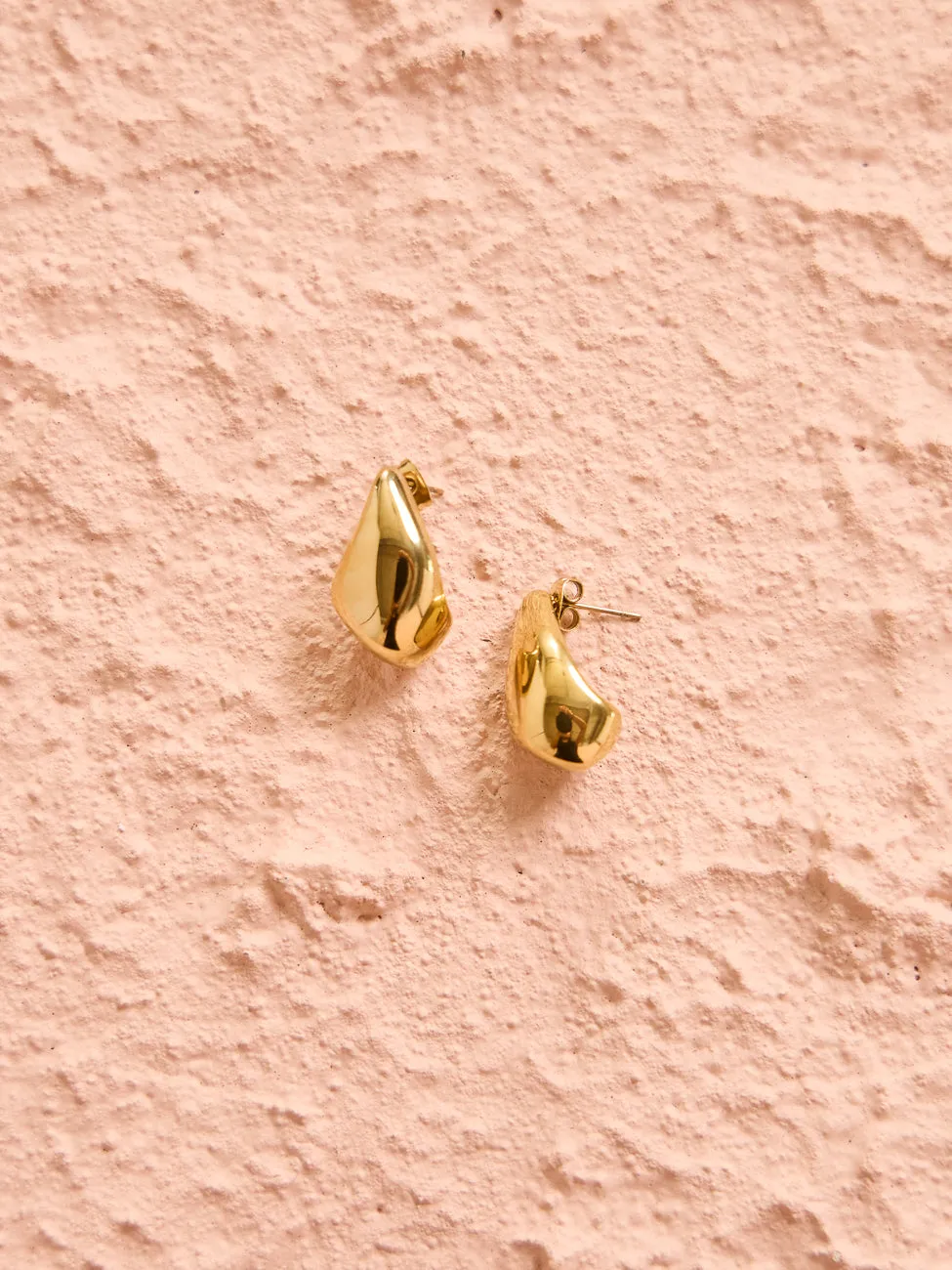 Arms of Eve Delphine Earrings in Gold