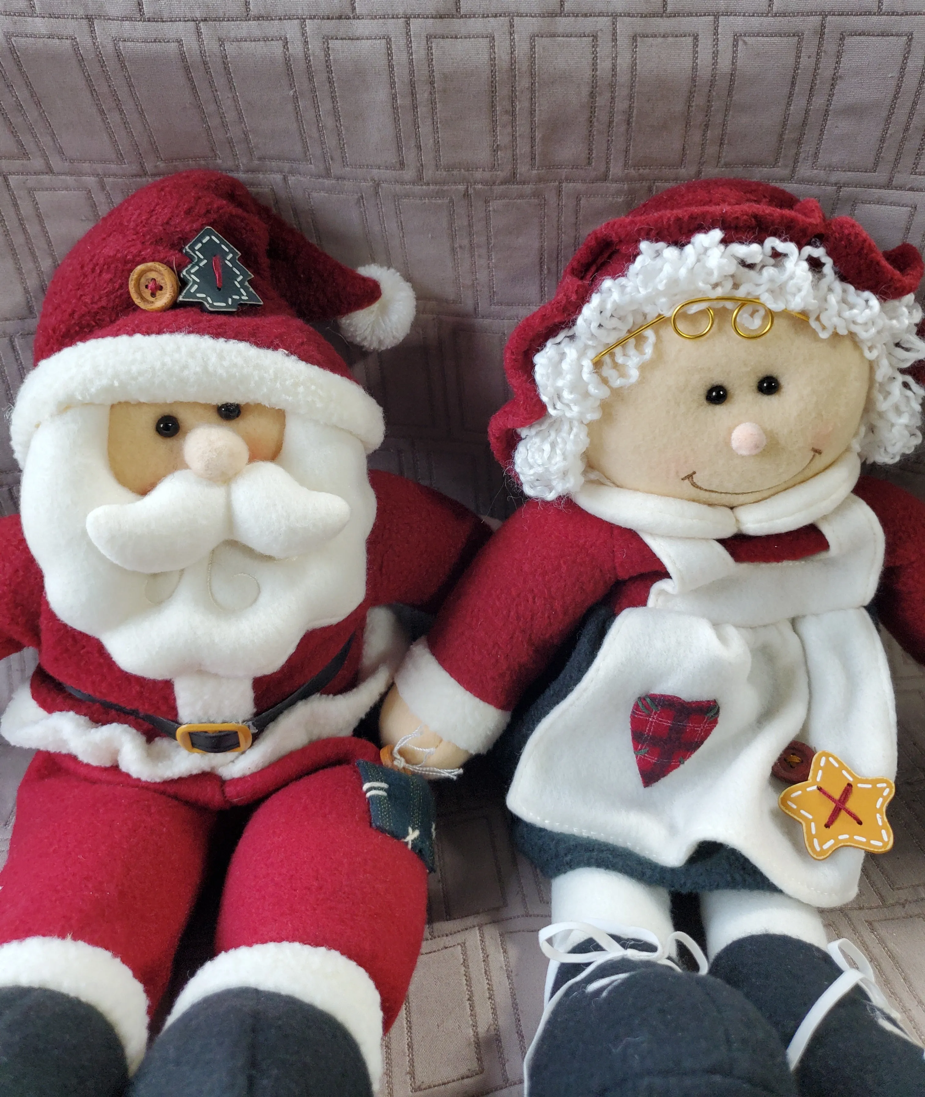 Pair of Vintage Avon Mr. And Mrs. Claus Musical Sitter Dolls